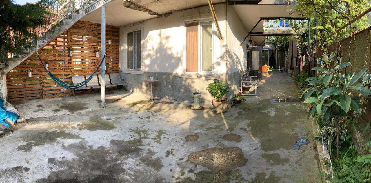 Guest House Barbi Batumi Exterior photo