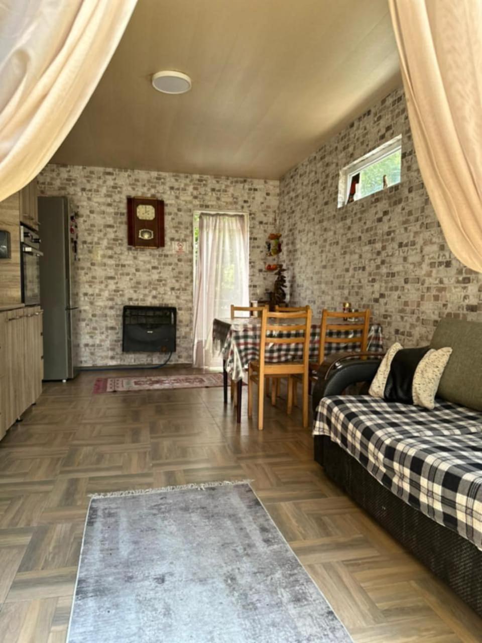 Guest House Barbi Batumi Exterior photo
