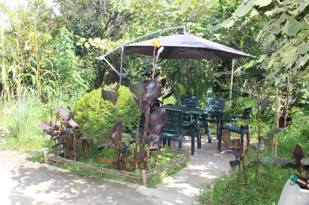 Guest House Barbi Batumi Exterior photo